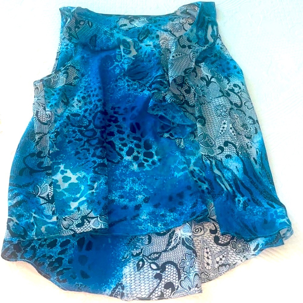 Sleeveless tunic-length tank top